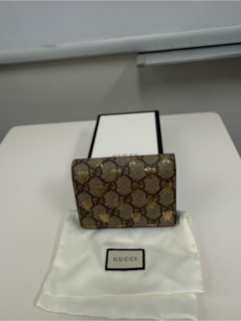 Gucci GG Supreme wallet gold bee print pattern with COA.